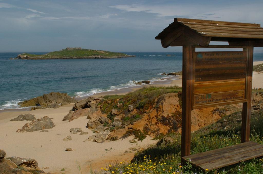 Parque De Campismo Da Ilha Do Pessegueiro Otel Porto Covo Oda fotoğraf